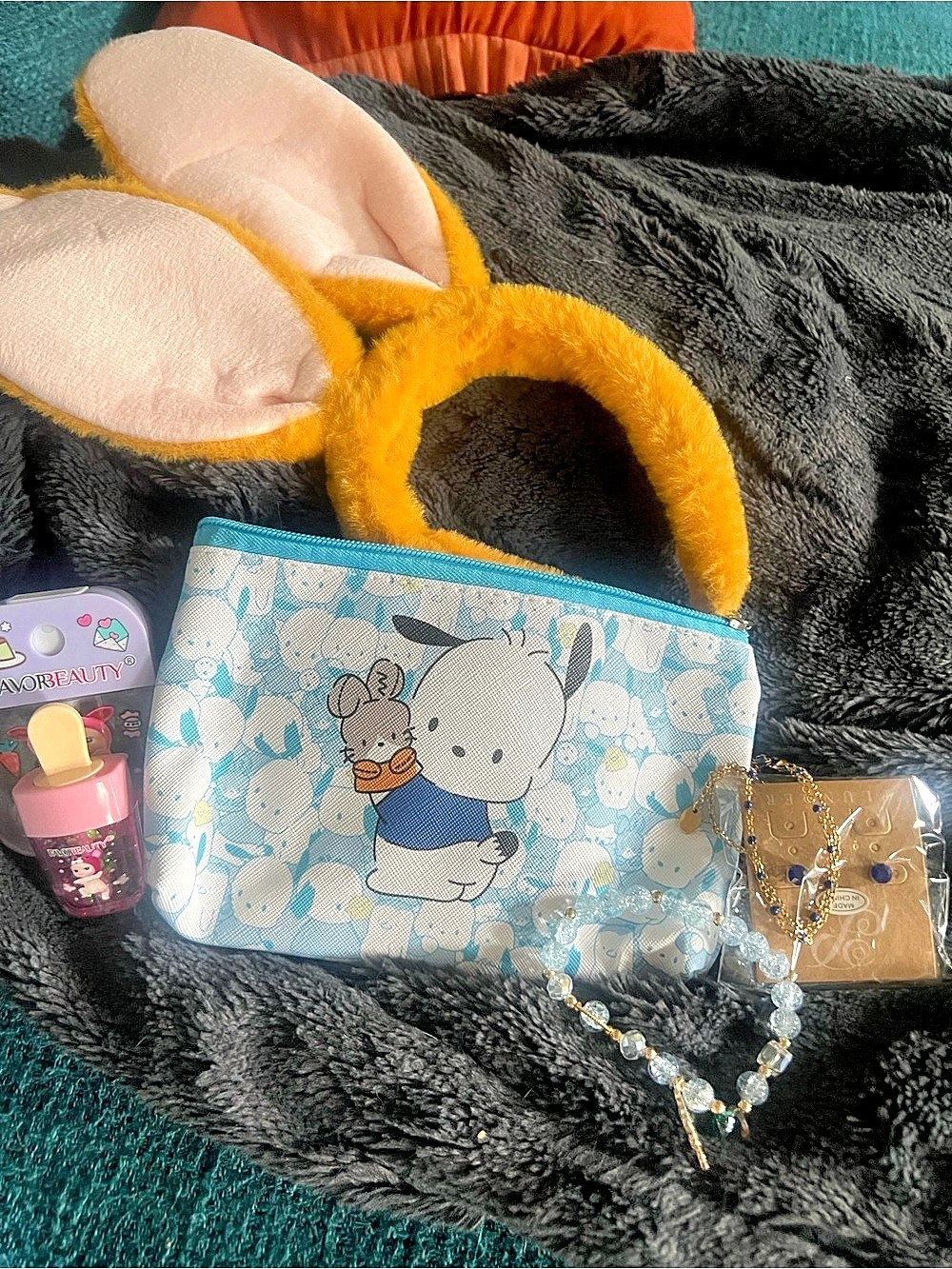 Sanrio Pichaco Print Cosmetic Pouch & jewelry gift set